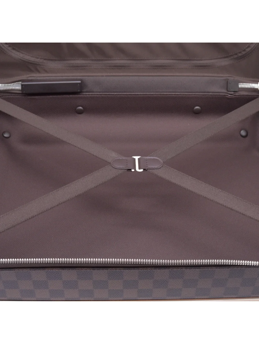 Louis Vuitton exterior excellent
